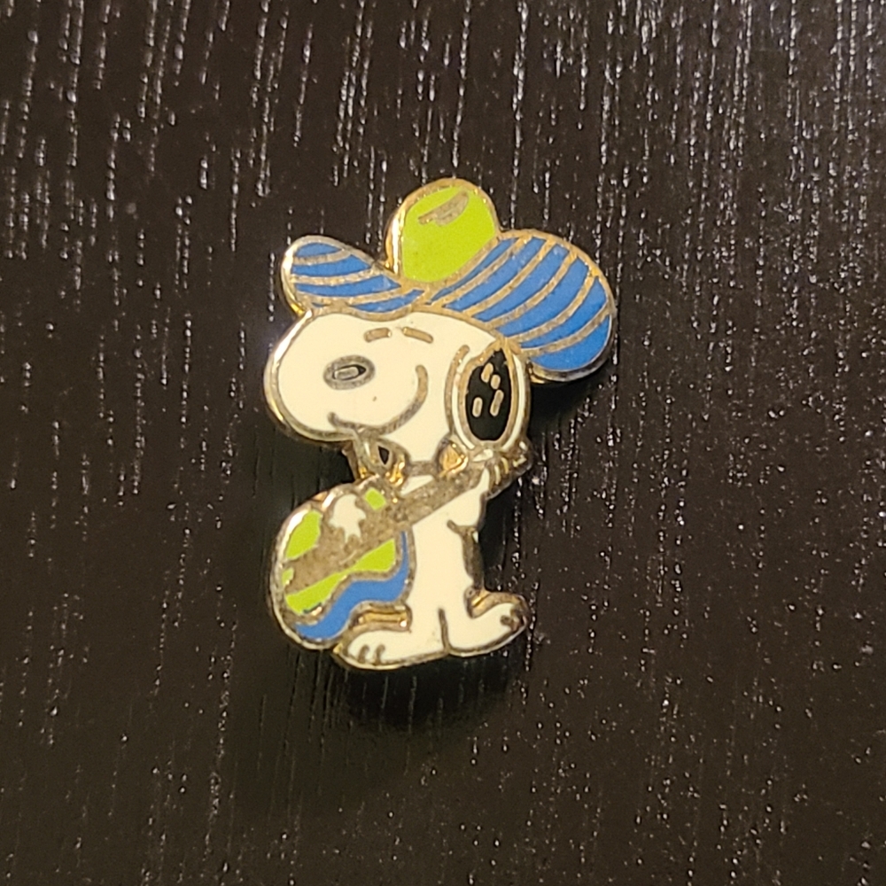 Vintage Snoopy Pin by United Features